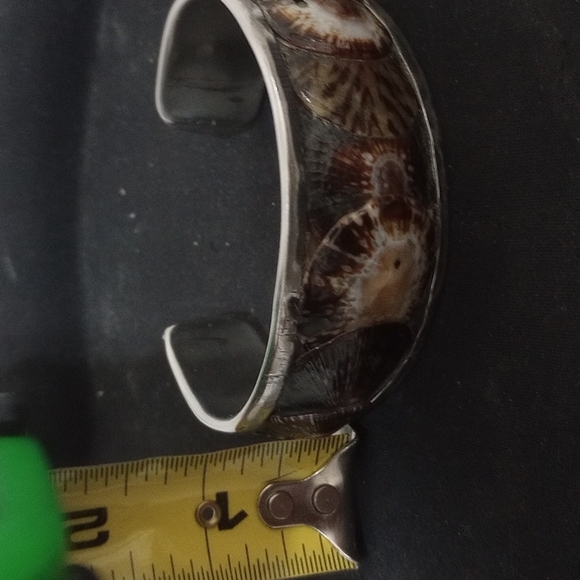 Shell Bracelet - Picture 5 of 5